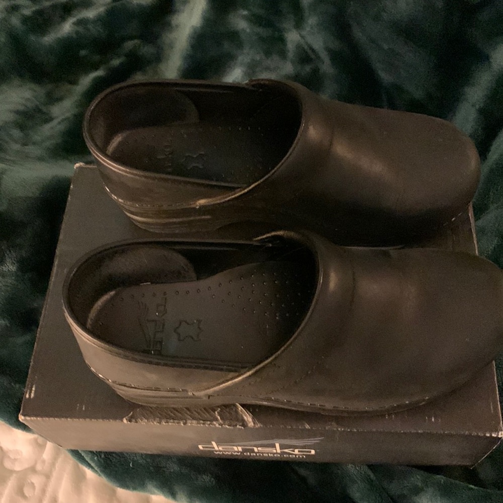 Dansko size 38 Professional Oiled Black